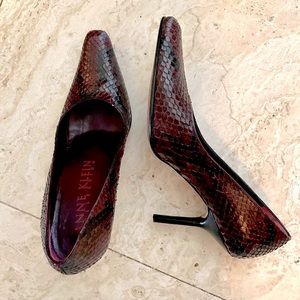 Ann Klein Jetset Opium Red  size 6m